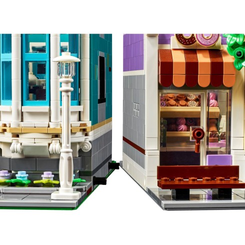 10278 ЛЕГО  КРИЕЙТЪР ЕКСПЕРТ - Полицейски участък<br><small>10278 LEGO CREATOR EXPERT - Police Station</small>